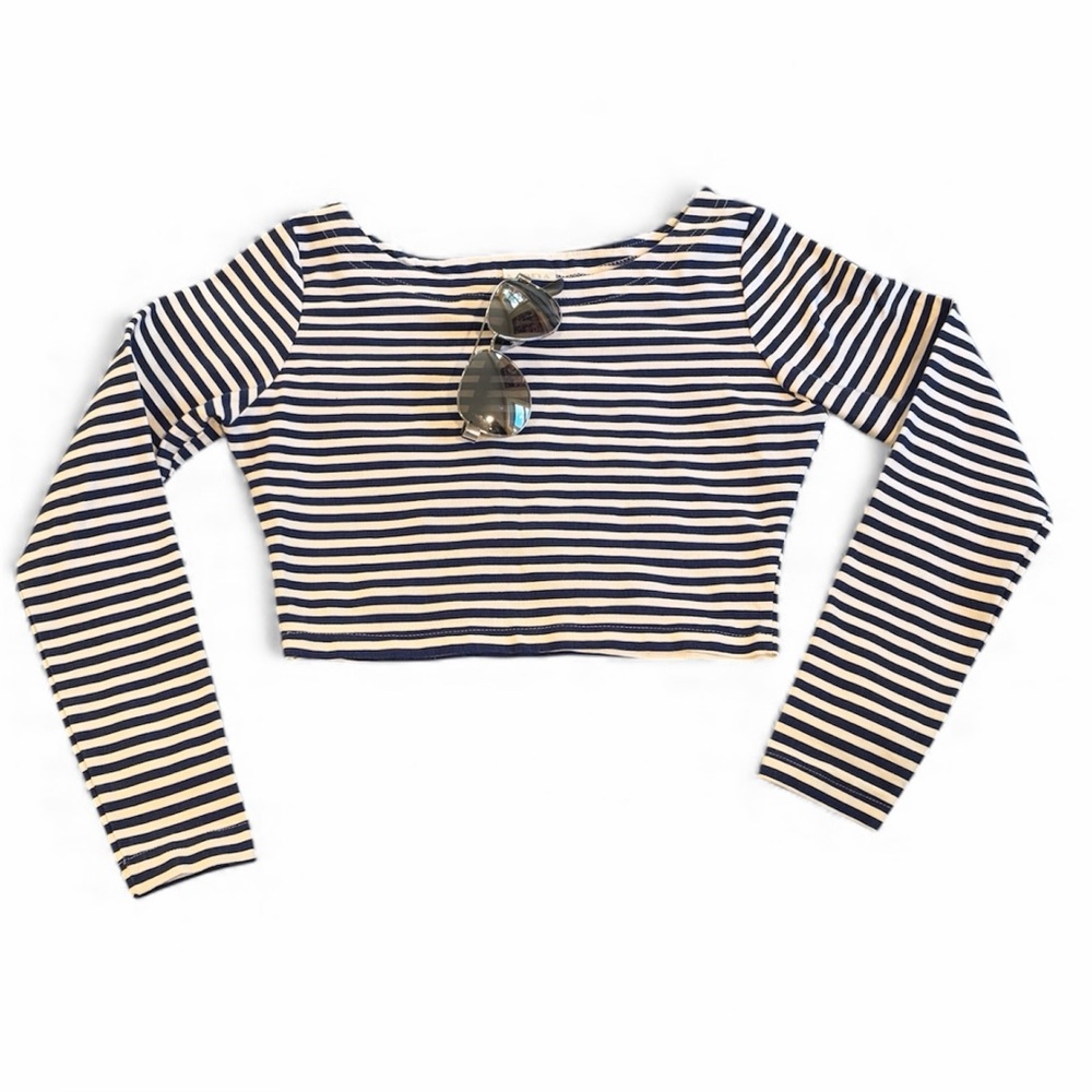 Vintage Moda International crop top Navy and White stripped medium